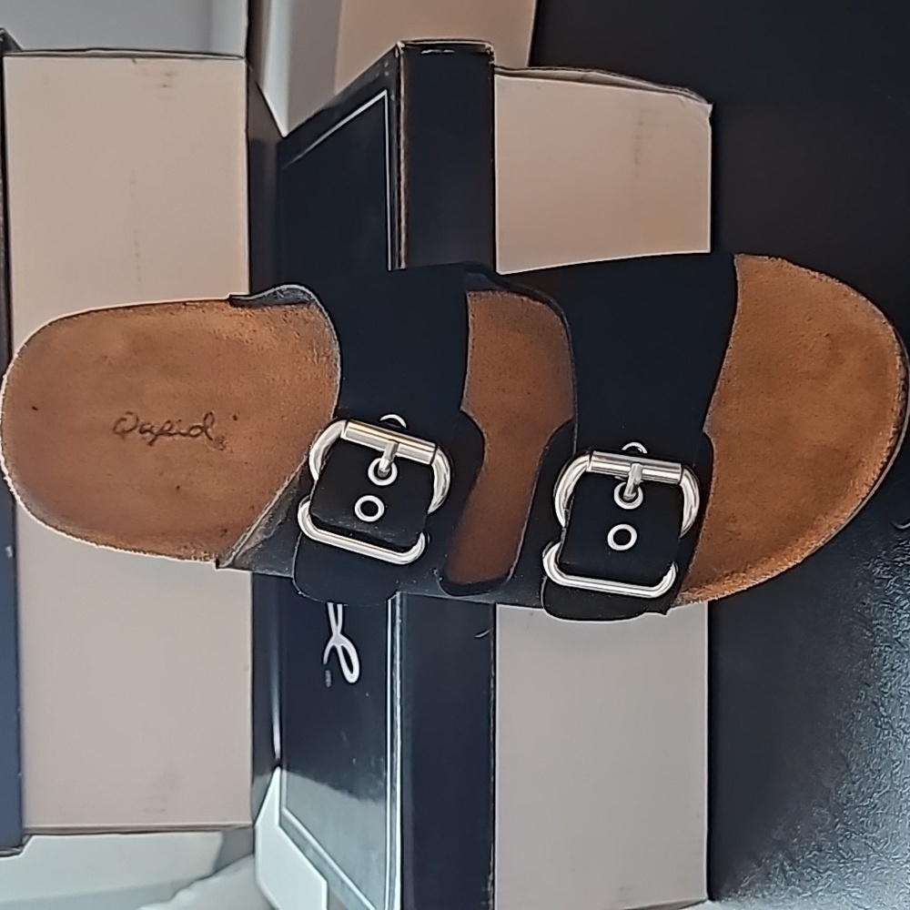 Sandle